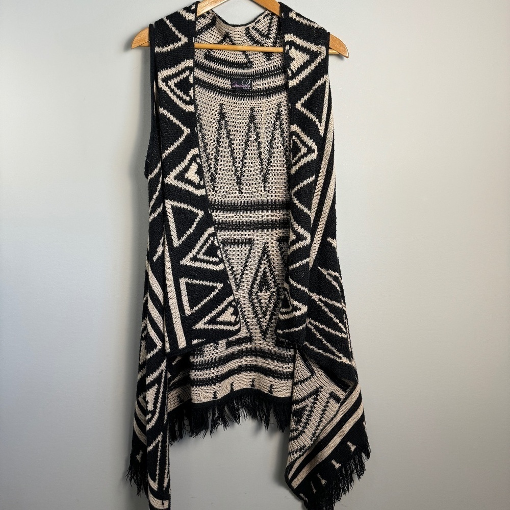Questions by Say What Sleeveless Tribal Lightweight Asymmetrical Cardigan Large‎